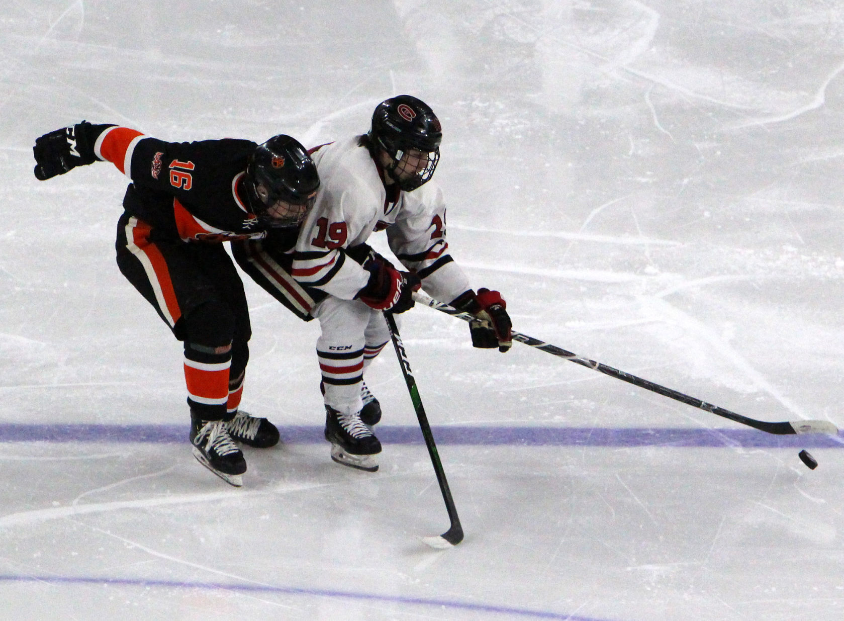 Chi-Hi boys hockey vs Verona at Division 1 state semifinals 3-6-20
